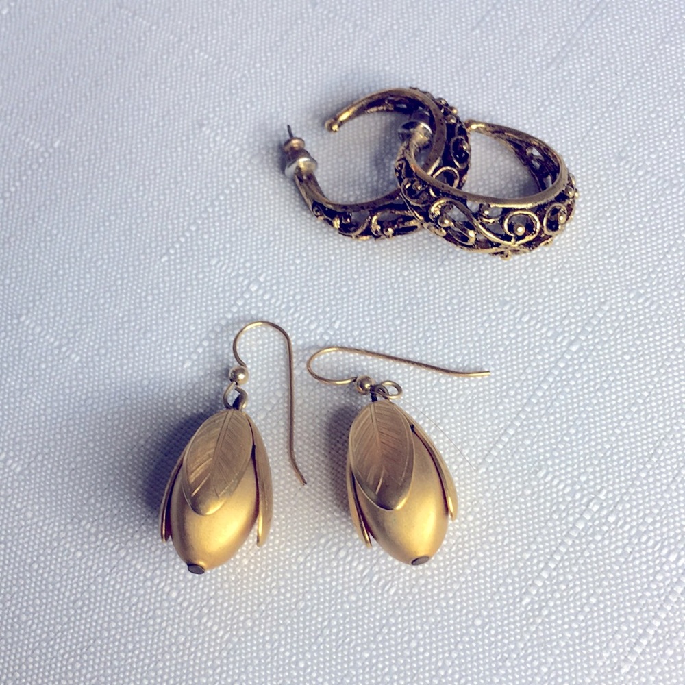 2 Pair Earrings